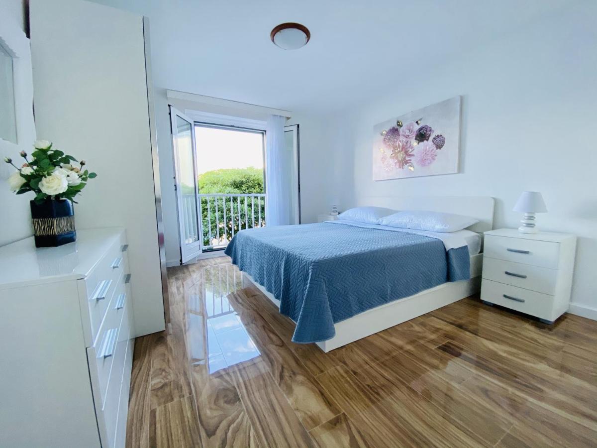 Apartments By The Sea Postira, Brac - 2928 Exterior photo